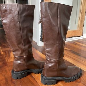 New with tag brown leather boots